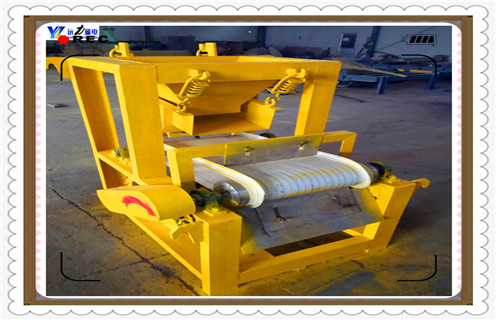 干式磁選機，大型干式磁選機廠家的發(fā)展需要不斷創(chuàng)新_磁性礦大型干式磁選機廠家的發(fā)展需要不斷創(chuàng)新_大型干式磁選機廠家的發(fā)展需要不斷創(chuàng)新工作視頻皮帶及結(jié)構(gòu)價格