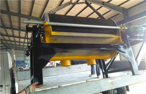 小型干式磁選機，小型鐵礦干式磁選機的配置要考慮客戶情況_濰坊小型鐵礦干式磁選機的配置要考慮客戶情況參數(shù)及生產(chǎn)廠家