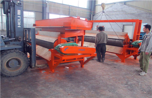 濕式磁選機(jī)，借助互聯(lián)網(wǎng)選擇好的滾筒濕式磁選機(jī)廠家_釩鈦鐵礦借助互聯(lián)網(wǎng)選擇好的滾筒濕式磁選機(jī)廠家型號(hào)參數(shù)及磁場(chǎng)強(qiáng)度