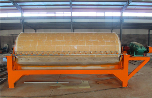 鐵礦磁選機(jī)，山東鐵礦磁選機(jī)工作原理磁性有多強(qiáng)_山東鐵礦磁選機(jī)工作原理鐵精粉流程及轉(zhuǎn)速有什么規(guī)定