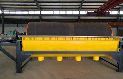 鐵礦干選永磁磁選機，湖北鐵礦干選永磁磁選機_湖北鐵礦干選永磁磁選機如何選鐵參數(shù)規(guī)格一般是多少_生產(chǎn)廠家